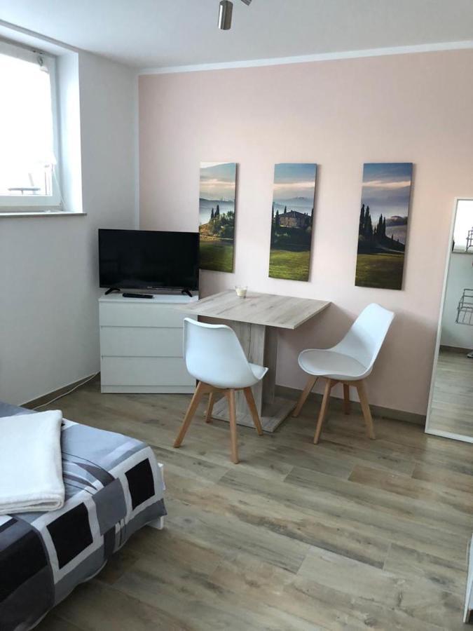 Ferienwohnungen Lamisto Am Waldesrand Neckartenzlingen Exteriér fotografie